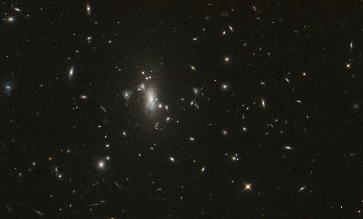 El telescopio Hubble de la NASA alcanza un hito y busca la supernova Athena