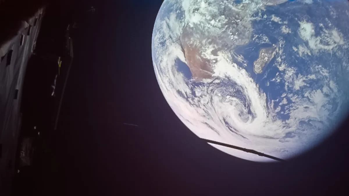 La sonda JUICE de la ESA pasa exitosamente cerca de la Tierra en su camino a Júpiter
